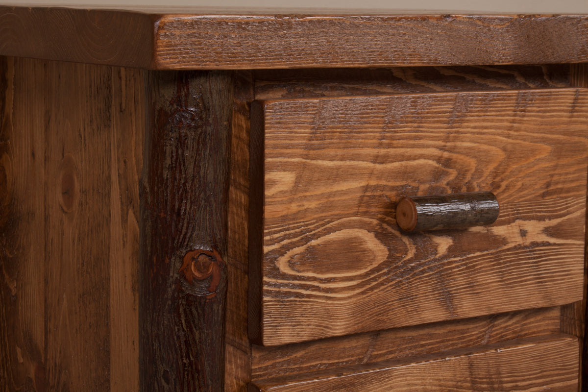 Sawtooth hickory grain detail